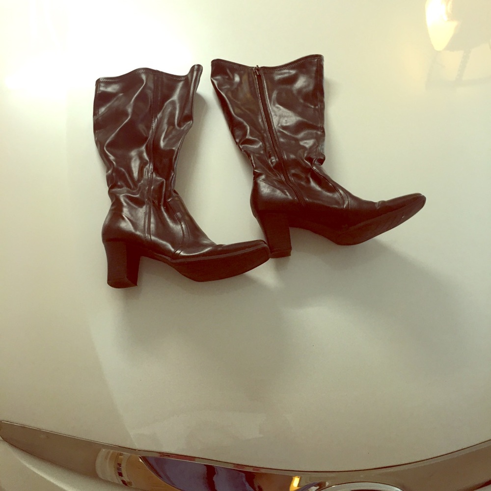 Ladies zip boots